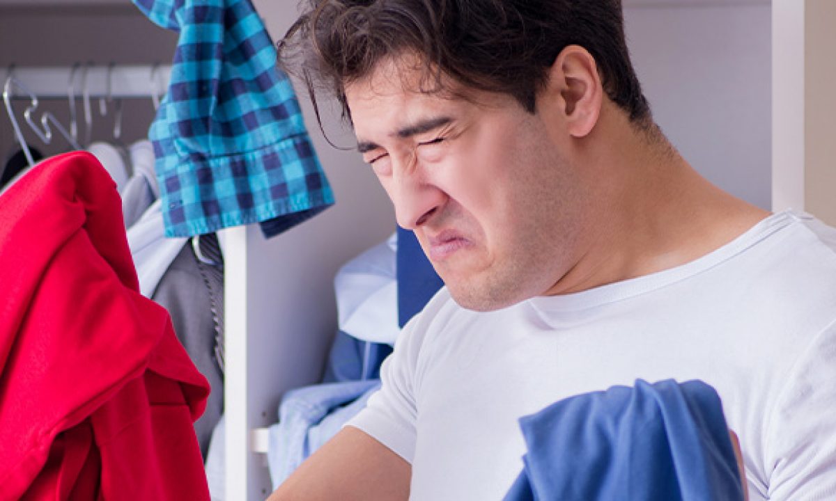 26 Ways to Get Mold Smell Out of Clothes and Towels